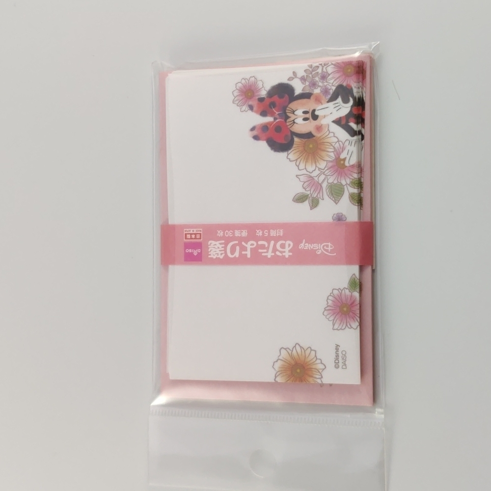 Disney Minnie Paper Set - Picture 6 of 11